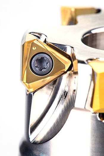 Delivering true 90° shoulder milling